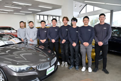 BMW本店ではセールス5名、メカ4名、サービスフロントなど計24名で対応してくれる