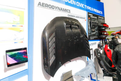 無限 シビック タイプR グループB専用のパフォーマンスパーツも展示