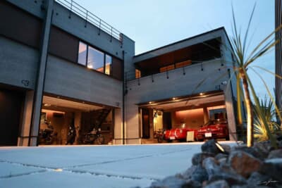 こちらはYUちゃんプロデュースによる賃貸ガレージハウス。運良く入居できた人は幸せだよな、なんて感じてしまう