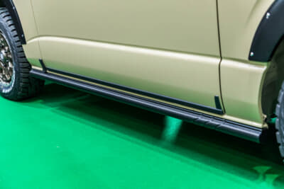 トヨタ ハイエース スーパーGL：サイドシルガードも装着