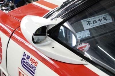 マツダ サバンナRX-7 デイトナ24時間レース仕様車：カウル付きのミラーを装備