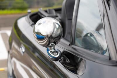 ユーノス ロードスター：コンパクトなデザインでファンが多いラナバウト製M2レーシングミラー