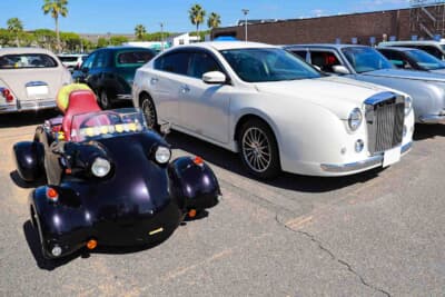 手前から光岡 K-2、歴代ガリューが並ぶ。この参加車の幅広さは、メーカー主導のミーティングならでは