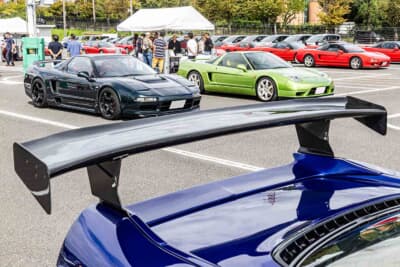 ホンダ NSX：GTウイングがセットされている