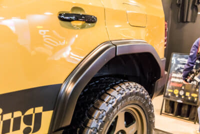 トヨタ ランドクルーザー250：片側35mm、合計で70mmの車幅拡幅が可能なオーバーフェンダーを装着