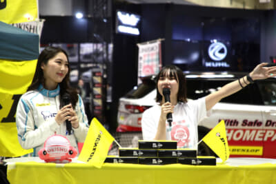 及川紗利亜選手（左）と瀬イオナさん（右）のトークショー