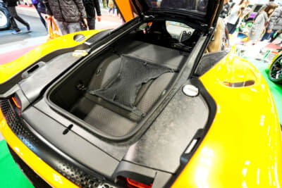 マクラーレン GT：フロントとリアにこの手のスポーツモデルとしては大容量なラゲッジスペースを備えている