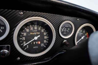 2万8000ドル（邦貨換算約425万円）で落札されたフィアット「850スパイダー」（C）Bonhams