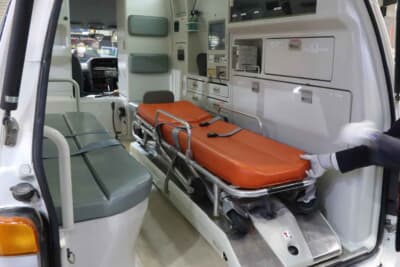 トヨタ ハイメディック：救急車ならではの装備品