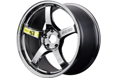 グラムライツ 57CRリミテッド：ステッカーは蛍光イエロー