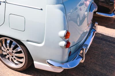 光岡 ユーガ：テールランプもボディ下部へと移設。フロントと同様、丸みを帯びたデザインがかわいい