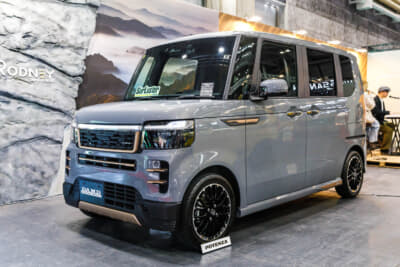 DAMD Rodney：ホンダ N-BOXをベースに、カスタム都会派オフローダーのデザインをオマージュしたという複雑な造形のバンパーに、大人っぽいマットカッパーメタリックを組み合わせる