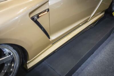 R35 GT-R MY24 EDITION WIDEBODY：Air-Forceスーパーパフォーマンスエアサスにて着地寸前までローダウン