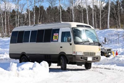 トヨタ コースター：No.72 HiroshiHosoda（細田洋守／細田名月）