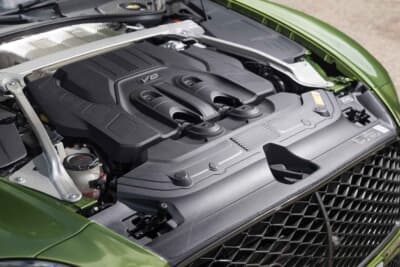 ベントレー コンチネンタル GT：4L V8ツインターボは単体で最高出力600ps／最大トルク800Nmを発揮