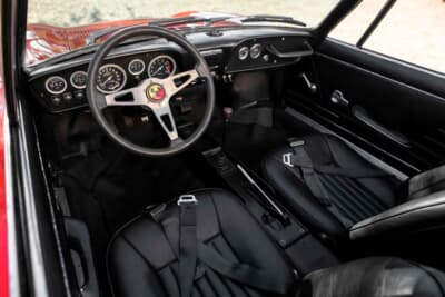 2万8000ドル（邦貨換算約425万円）で落札されたフィアット「850スパイダー」（C）Bonhams