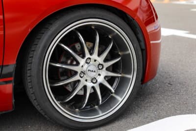 日産 マイクラC＋C：足まわりはサスとホイールを変更した