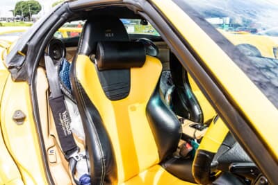 ホンダ NSX：レカロのシートはボディカバーに合わせ張替えられている