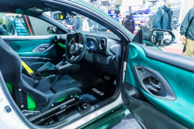 トヨタ GRヤリス:内装のインサートカラーもボディカラーに合わせてグリーンに変更している