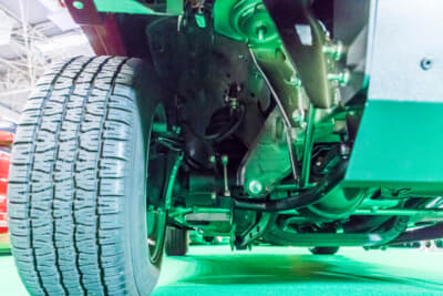 K-BREAK サムライ ジムニー：IDEAL社製のエアサスを装着し、純正よりかなり低いスタンスとしている