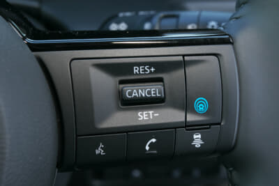 日産 セレナe-POWER ハイウェイスターV 4WD車：全車プロパイロットを標準装備。ルキシオンはプロパイロット2.0となる