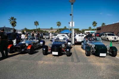 光岡自動車を自動車メーカーとして成立させた初の型式認定車のゼロワン。1994年発売の1600cc仕様は組立車だったが、1996年に1800cc仕様が型式認証を取得している