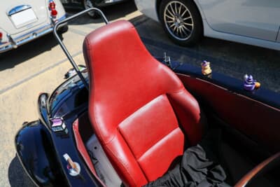 光岡 K-2：シートはレザーに張り替えられている