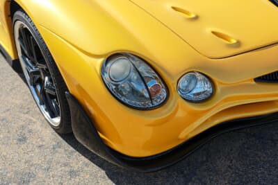 光岡 オロチ:顔付きだけではなく、ヘッドライトも大蛇をモチーフにした