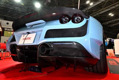 ノビテック F8 N-Largo スパイダー：リアアンダーディフューザーはカーボンを採用