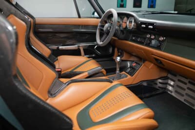 97万5000ドル(邦貨換算約1億5208万円)で現在も販売中のポルシェ「911リマスタード バイ ギュンター ヴェルクス」(C)Courtesy of RM Sotheby's