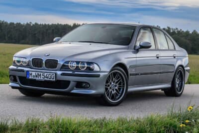 BMW M5：1998年登場のE39は最高出力400ps／最大トルク500Nmの4.9L V8を搭載