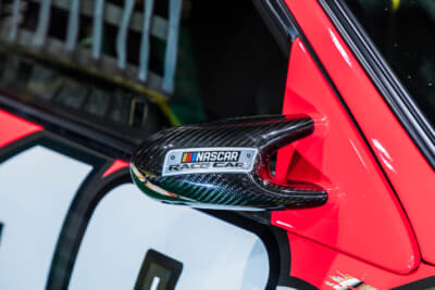 ホンダ EG型 シビック：軽量化のために各部をカーボンに置き換えている