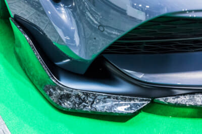 トヨタ GRスープラ:フォージドカーボンは細かなカーボン地をランダムに配置することで、独特の模様となっているのが特徴