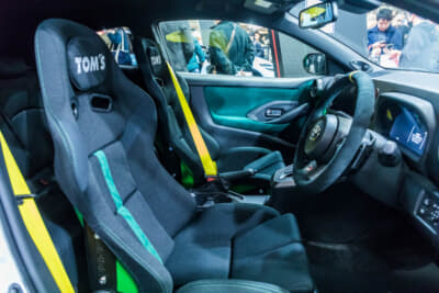 トヨタ GRヤリス:TOM'S/BRIDEのセミバケットシートもグリーンをインサート