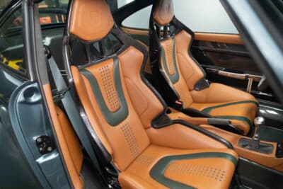 97万5000ドル(邦貨換算約1億5208万円)で現在も販売中のポルシェ「911リマスタード バイ ギュンター ヴェルクス」(C)Courtesy of RM Sotheby's