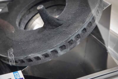 鋳型をばらした型も展示