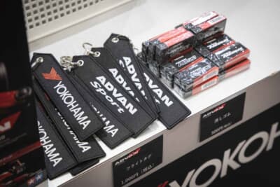 大人気のストラップと消しゴムも販売していた