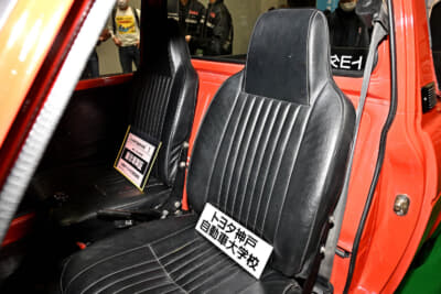 トヨタ 2代目 パブリカ ピックアップ：インテリアもまるで新車のような状態を取り戻した