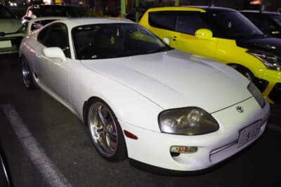 トヨタ スープラ：自分で買った初めてのアフターパーツがブリッツの車高調。スプリングはフロント14kg／リア10kgだがいずれレートアップの予定だ