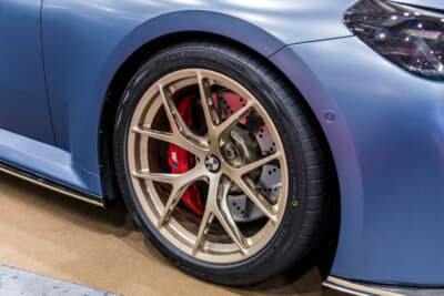 BMW G87型 M2クーぺ：足まわりはKWのV3に、ホイールはBBS FI-R EVO シトリンゴールドを装着