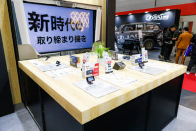 「電脳集団」としても知られるブリッツではレーダー＆レーザー探知機の「Touch-LASER」シリーズも人気のアイテムのひとつ