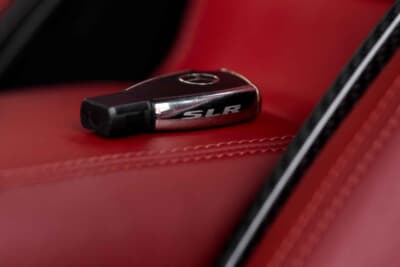 「71万5000ドル（邦貨換算約1億1153万円）で落札されたメルセデス・ベンツ「SLRマクラーレン・エディション」（C）Bonhams」