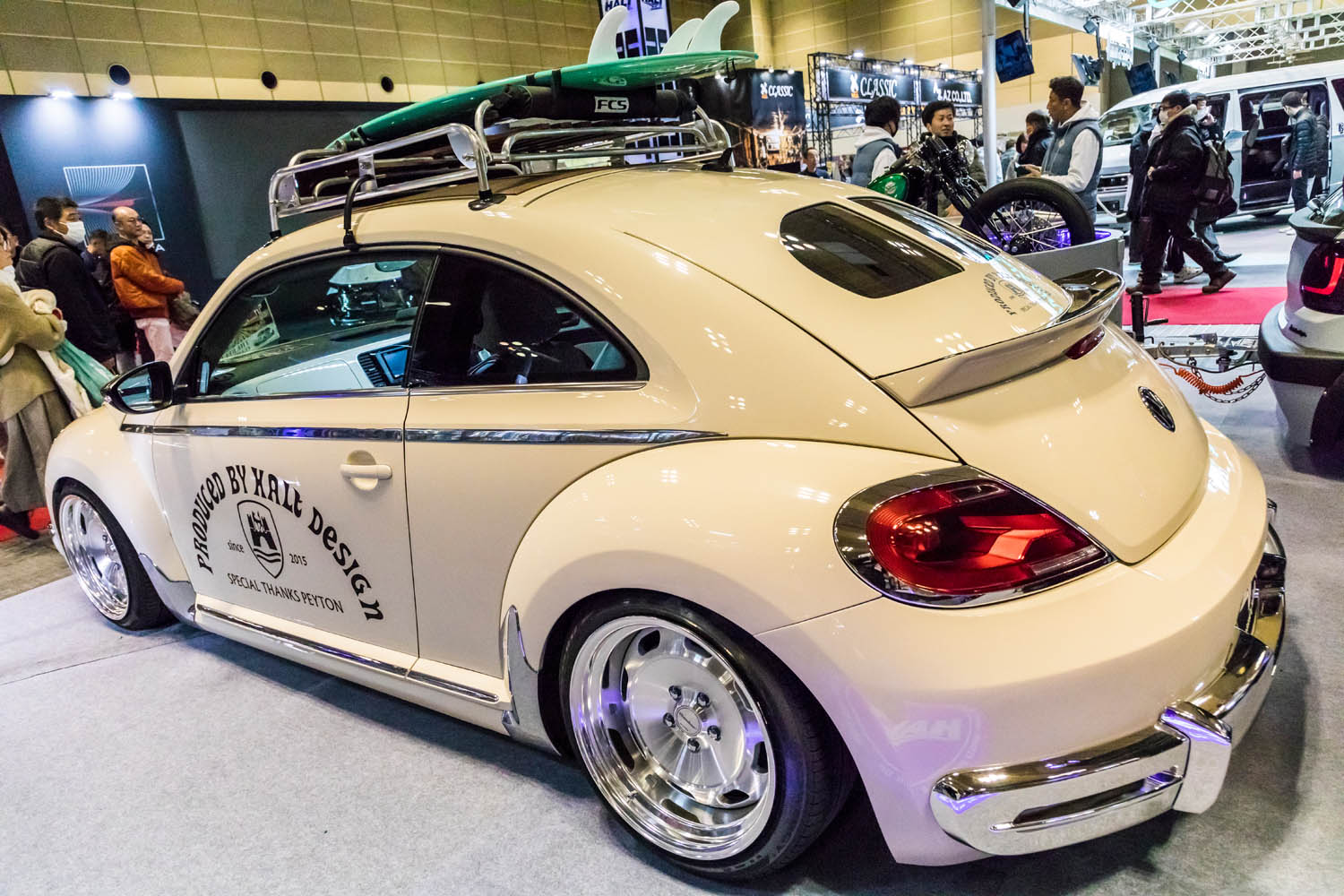 Volkswagen ビートル ダイヤモンドエディション なぜ視界が悪くなるのにリアウインドウを小さくした？ 元祖「ビートル