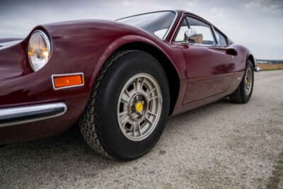 37万9000ドル（邦貨換算約5770万円）で落札されたディーノ「246GT」（C）Courtesy of RM Sotheby's