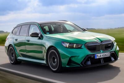 BMW M5ツーリング：プリプロダクションモデルながら試乗会に登場した、ワゴンのツーリング