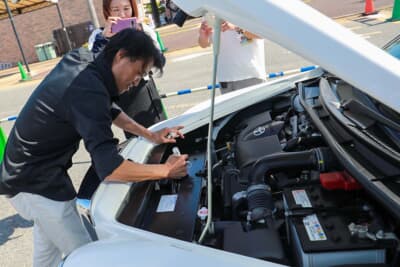 光岡 オロチなどのデザインを手がけた青木孝憲氏が来場