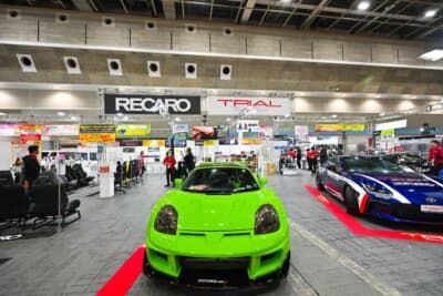 国産車から輸入車まで幅広い車両のチューニングに対応している関西の名門「TRIAL(トライアル)」ブース
