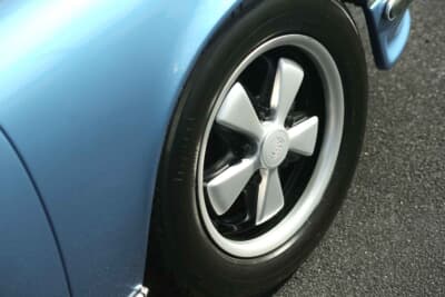 18万～20万ドル（邦貨換算約2808万～3120万円）で現在も販売中のポルシェ「911T タルガ」（C）Bonhams