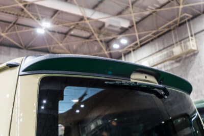 トヨタ ハイエース スーパーGL：ボディにはカズキオートのRUGGEDボディキットを装着