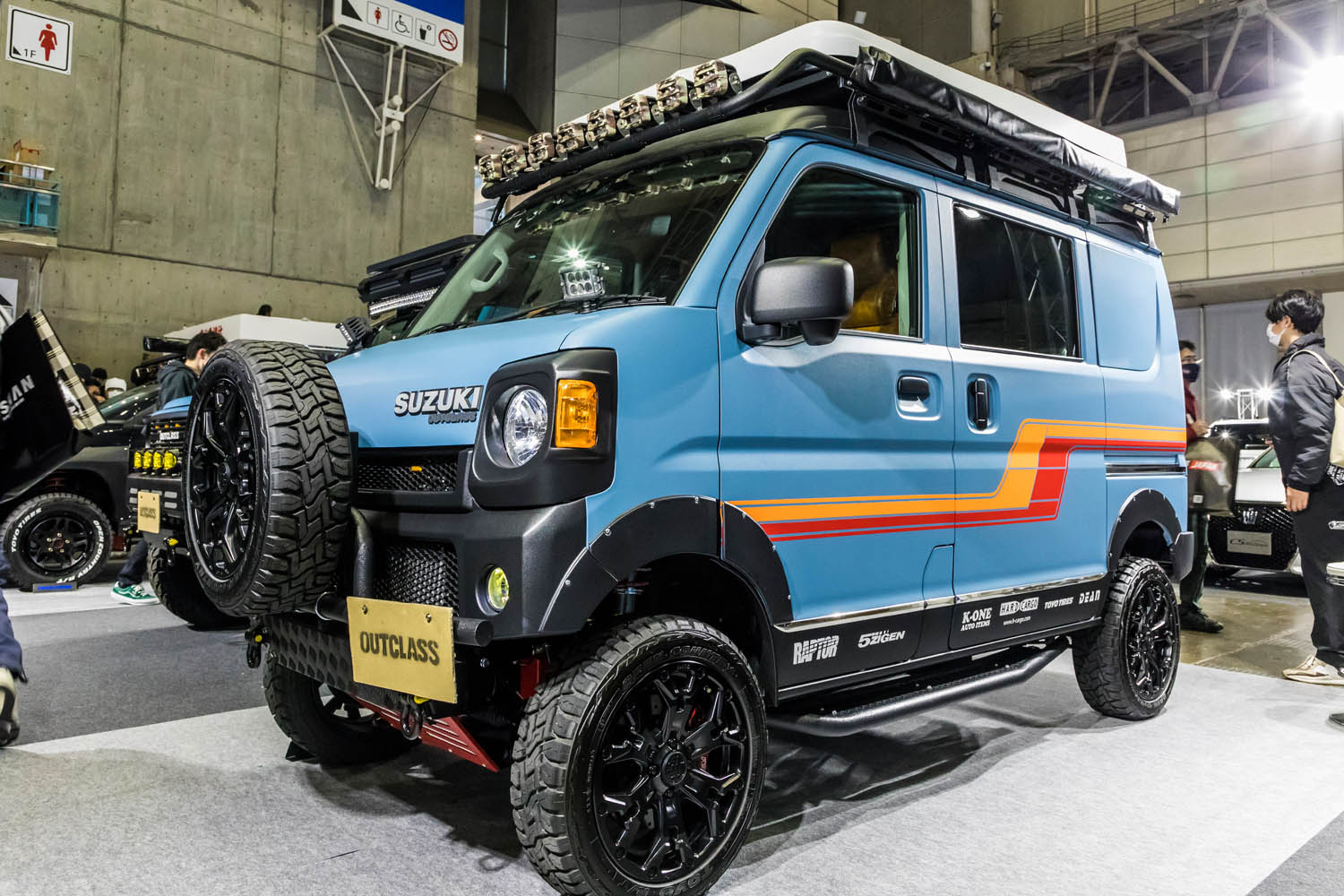 ほんとにスズキ「エブリイ」!? 10センチ車高アップ！ 大迫力の